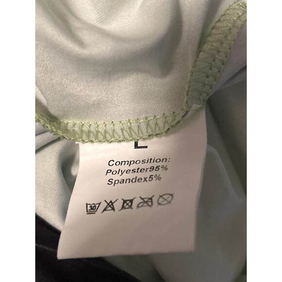 VGUC Women's Wicked Long Sleeve T Shirt Elphaba Wicked Witch Size Large - Picture 3 of 5